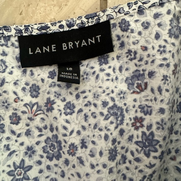 Lane Bryant Floral Blue Women's wrap around top with tie size 18 - Picture 3 of 3